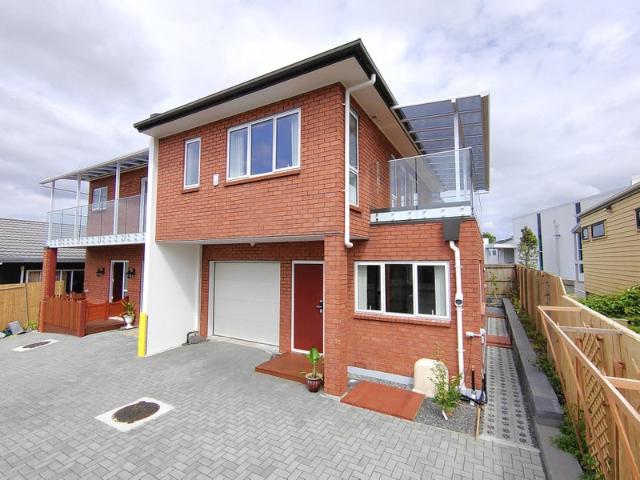 House for rent in Oratia