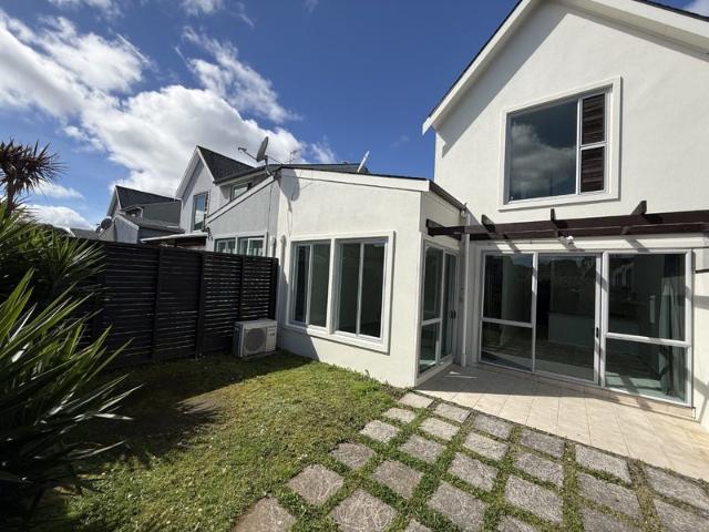 House for rent in Paremoremo, Oroua County
