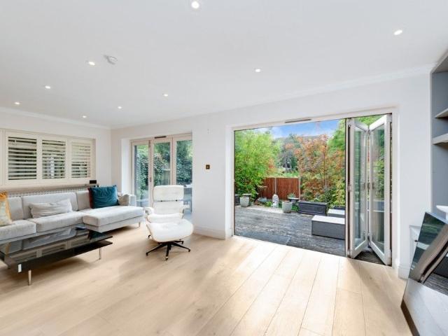 Apartment for rent in Childs Hill, Greater London