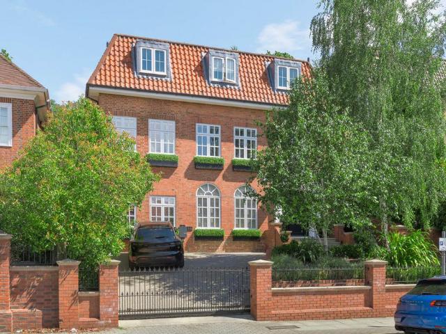 House for rent in Golders Green, Greater London