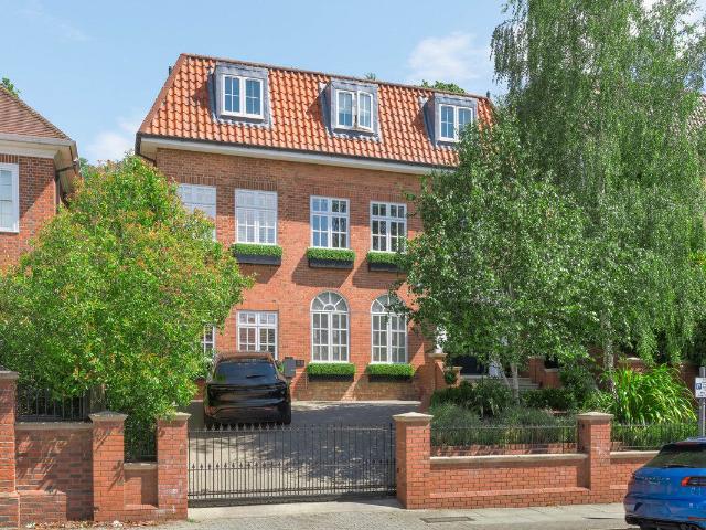 House for rent in Golders Green, Greater London