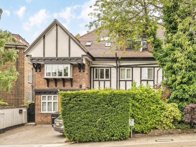 House for rent in Golders Green, Greater London