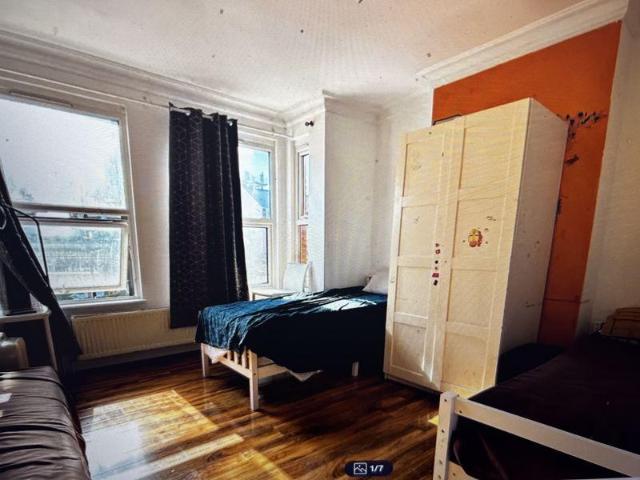 House for rent in West Hendon, The Hyde