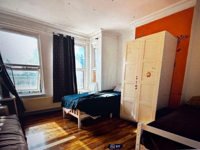 Apartment for rent in West Hendon, The Hyde