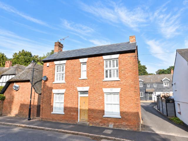 House for rent in Aspley Guise, Central Bedfordshire