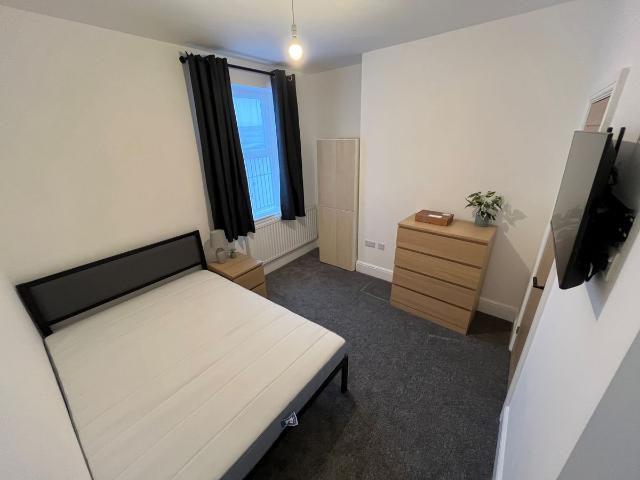 Room for rent in Potters Corner, East Midlands