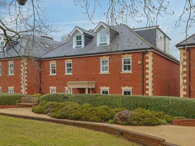 House for sale in Oxted, Hillview