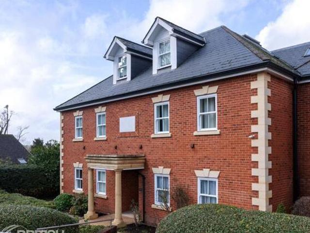 House for sale in Oxted, Hillview