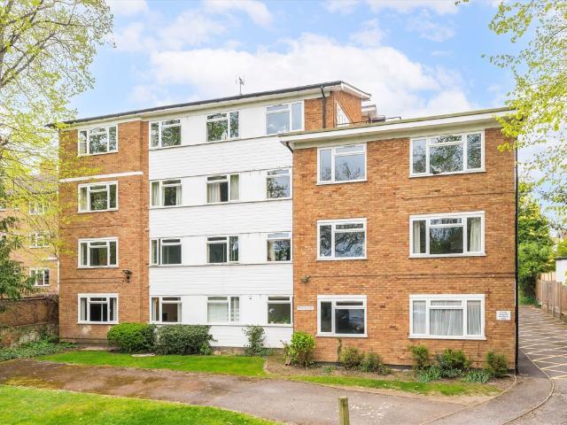 Apartment for rent in Southfields, Greater London