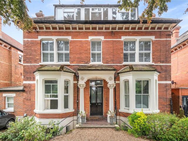 Apartment for rent in Southfields, Greater London