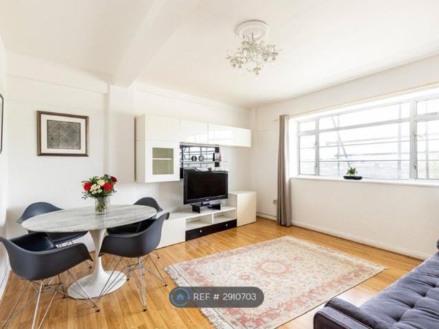 Apartment for rent in West Kensington, Greater London