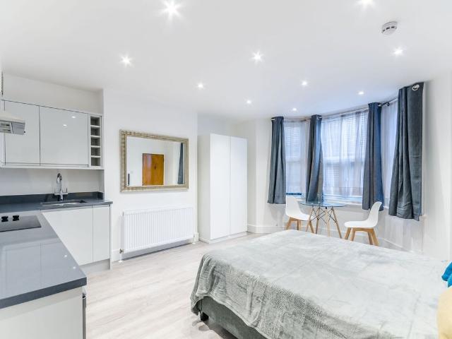 Studio for rent in West Kensington, Greater London