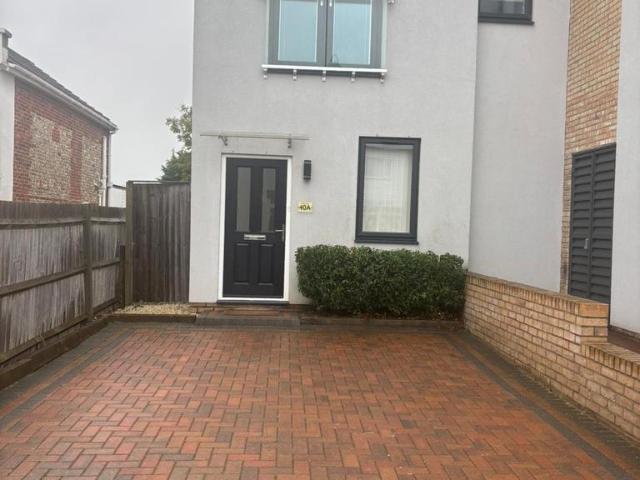 Apartment for rent in Spring Vale, Hampshire