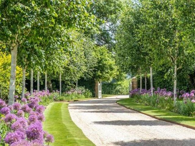 House for sale in Littlecote, West Sussex