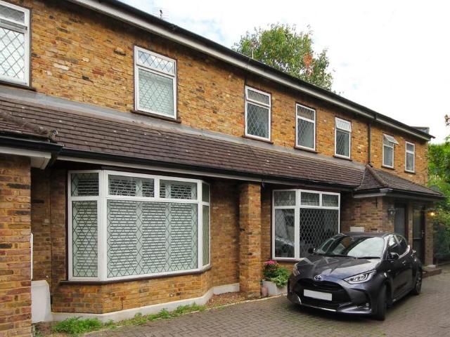 House for rent in London Borough of Ealing, Greater London