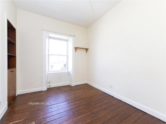 Flat for rent in Newington, Scotland