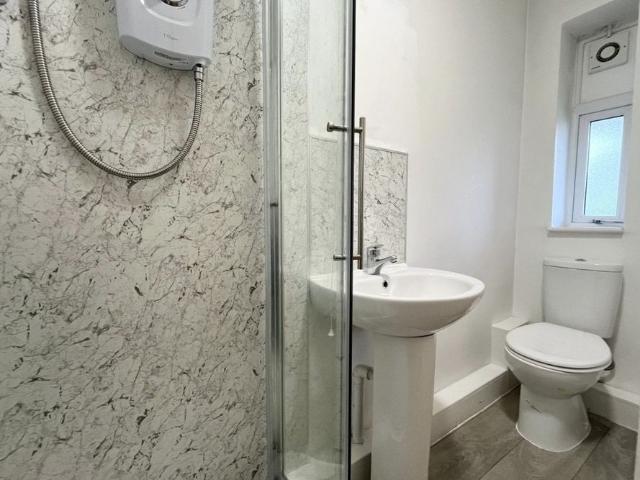 Apartment for rent in Halifax, Well Head