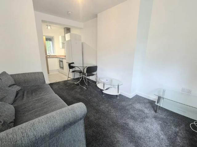 Room for rent in Woolshops, Halifax