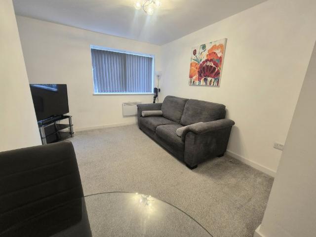Apartment for rent in Woolshops, Calderdale