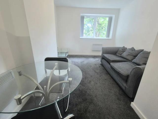 House for rent in Woolshops, Halifax