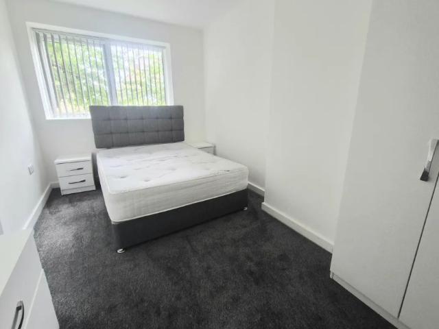 House for rent in Woolshops, Halifax