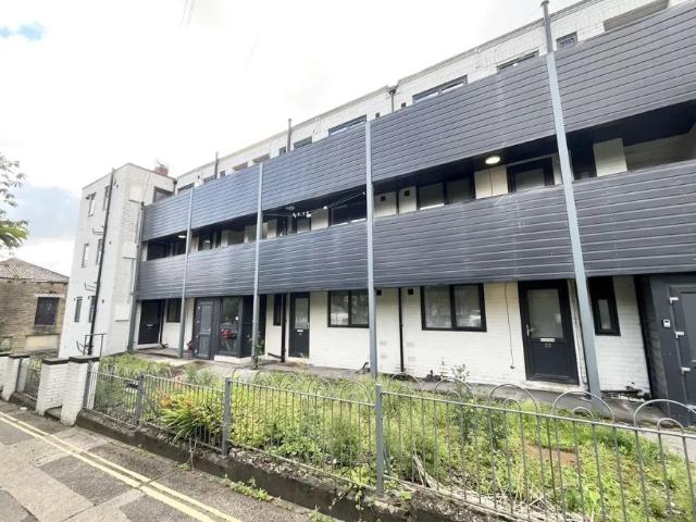 House for rent in Woolshops, Halifax