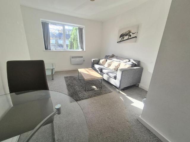 Apartment for rent in Woolshops, Calderdale