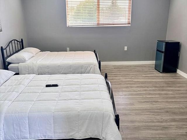 Room for rent in West Park, Florida