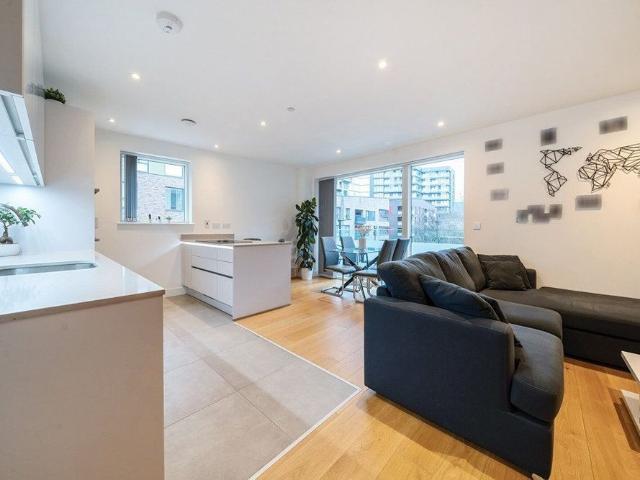 Apartment for rent in East Greenwich, Cat Hill