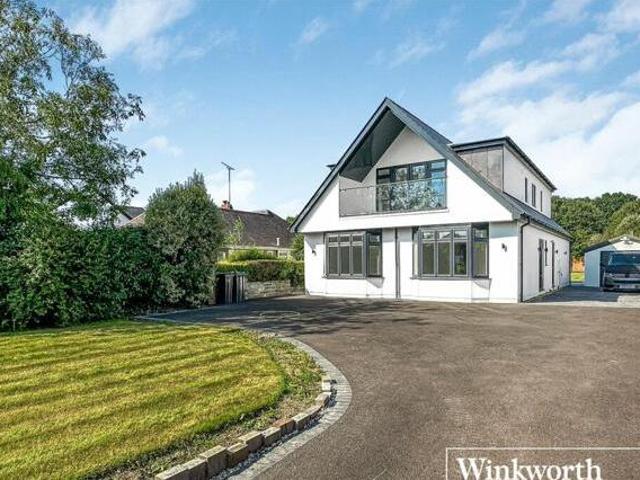 House for sale in Tricketts Cross, Ferndown