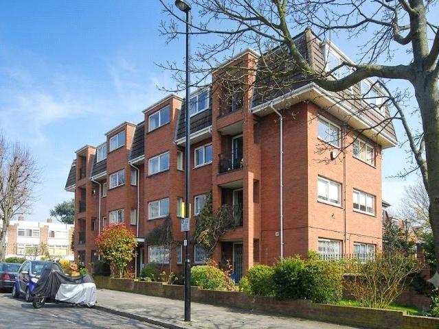 House for rent in London Borough of Ealing, Park Royal