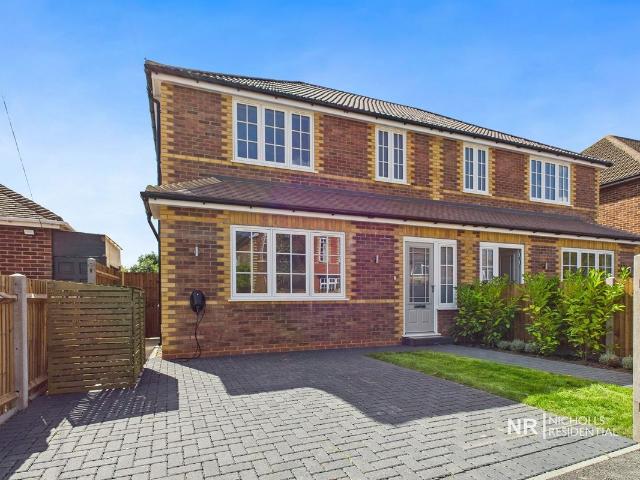 House for rent in Malden Rushett, Greater London