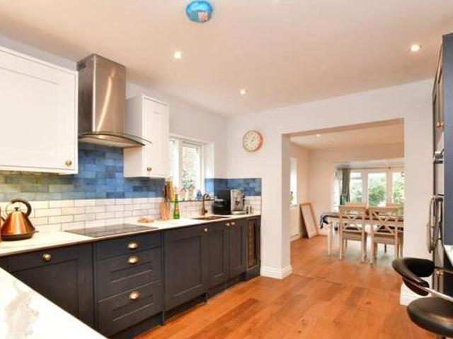House for sale in Woodhatch, Red Hill