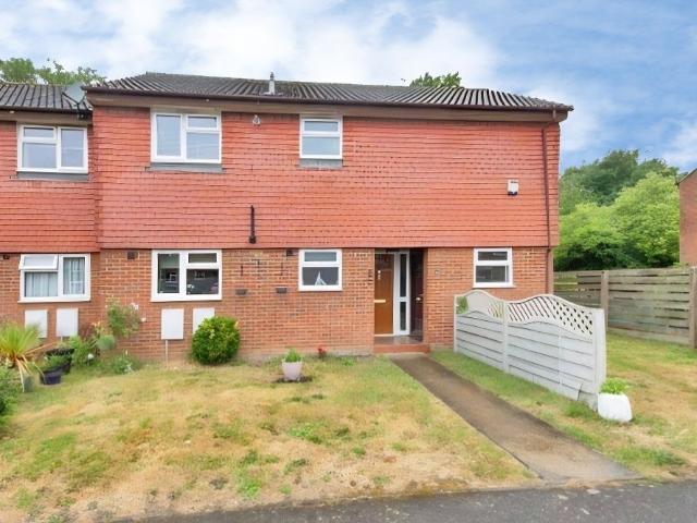 House for rent in Longfield and New Barn, Monks Orchard