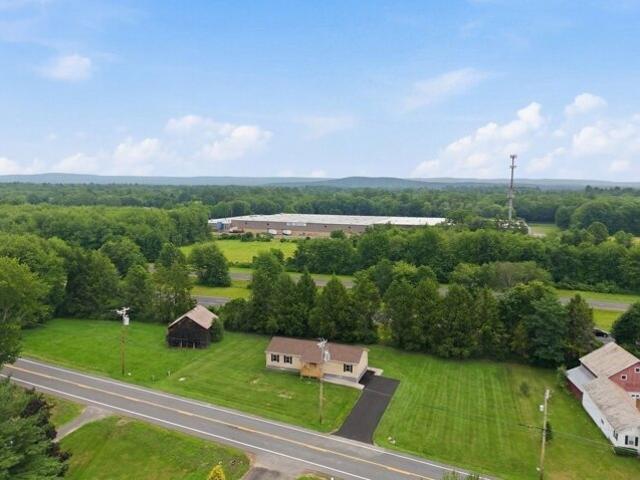 House for sale in West Hatfield, Hatfield