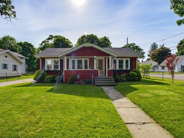 House for sale in North Oxford, Massachusetts