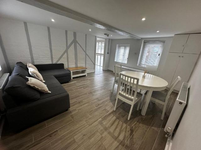 House for rent in Fole, Surrey
