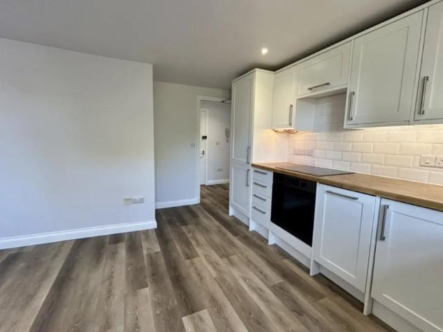 Apartment for rent in Budlake, Devon