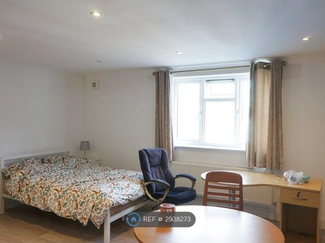 Studio for rent in Brunswick, Brighton & Hove