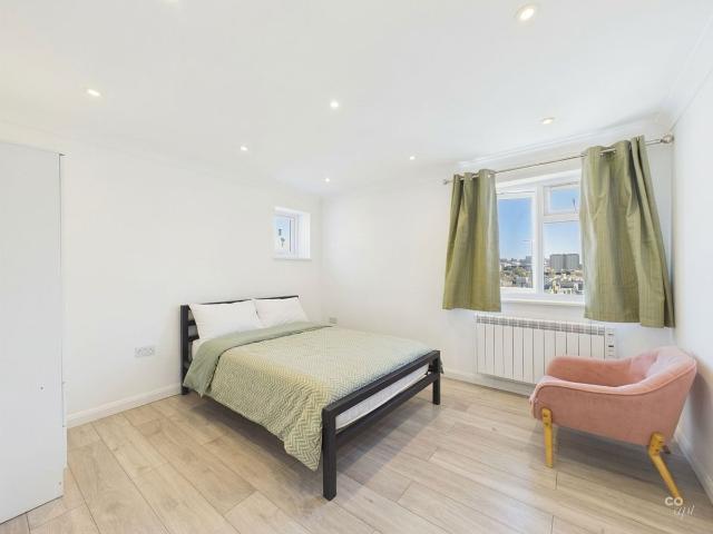 Apartment for rent in Round Hill, Brighton