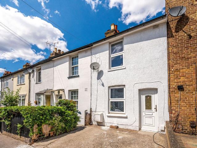 House for rent in London Borough of Croydon, Waddon