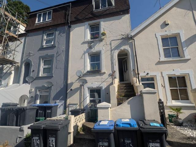 Apartment for rent in Perryfields, West Sussex