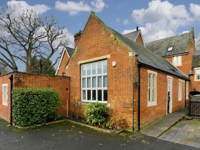 Apartment for rent in Ewell, Surrey