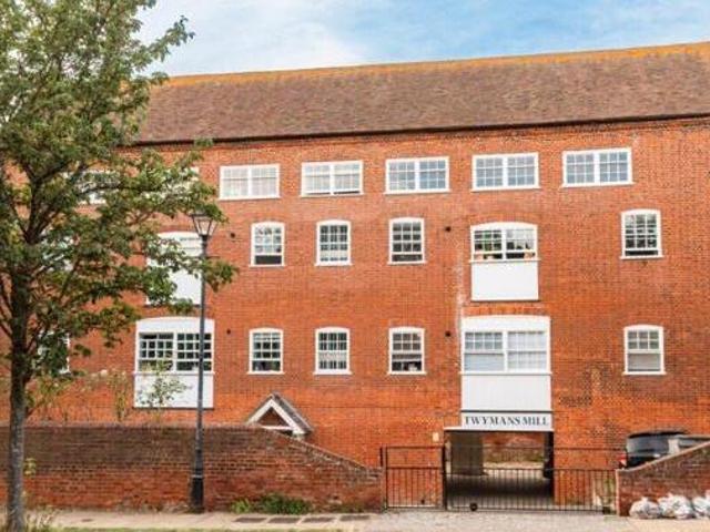 House for sale in Oad Street, Kent