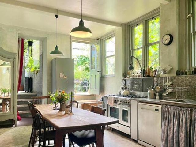House for sale in Oad Street, Kent