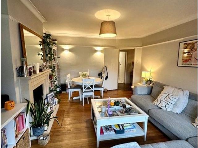 Apartment for rent in The Wrythe, Greater London