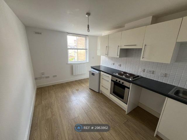 Studio for rent in Highfields, Old Wharf