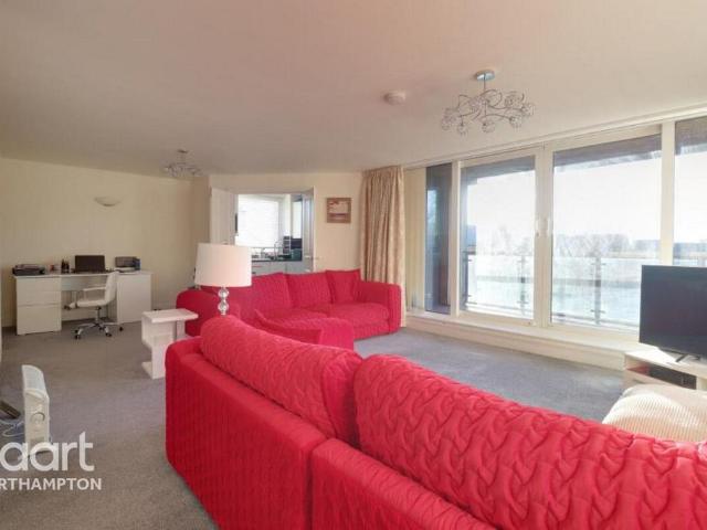 Apartment for rent in St Crispin's, Upton