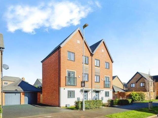 House for sale in Northampton, Northamptonshire
