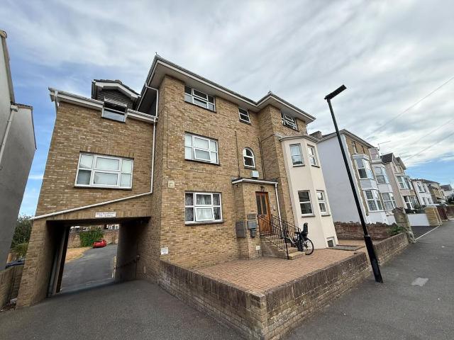 Apartment for rent in Binstead, Ryde